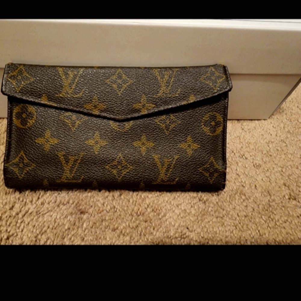 Louis Vuitton wallet AUTHENTIC